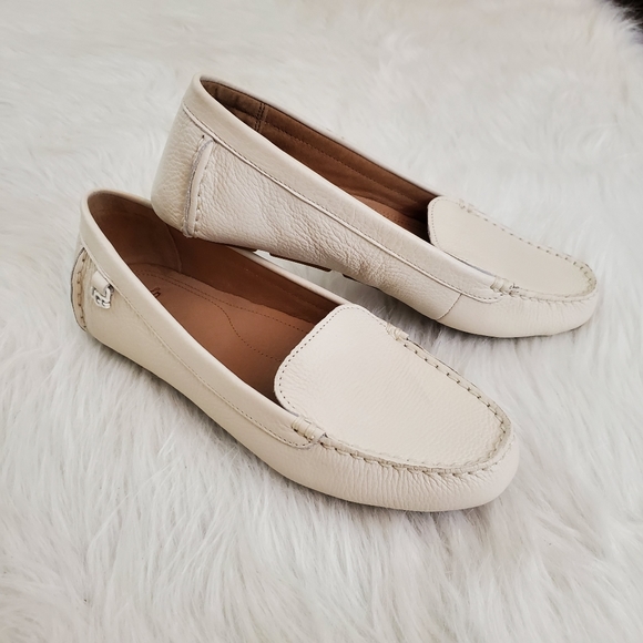 UGG Shoes - **UGG Flores Sz 8 White Leather Driving Loafer